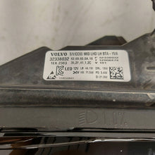 Load image into Gallery viewer, Frontscheinwerfer Volvo V60 S60 III 32338032 Xenon Ein Stück (Rechts oder Links) SCH2784870288ey