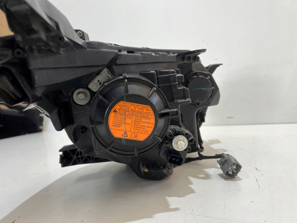 Frontscheinwerfer Mitsubishi L200 Xenon Ein Stück (Rechts oder Links) Headlight