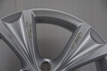 Laden Sie das Bild in den Galerie-Viewer, 1x Alufelge 17 Zoll 7.5" 5x112 46ET Glanz Silber 5FA601025C Seat Leon Rim Wheel FEL9046563189th