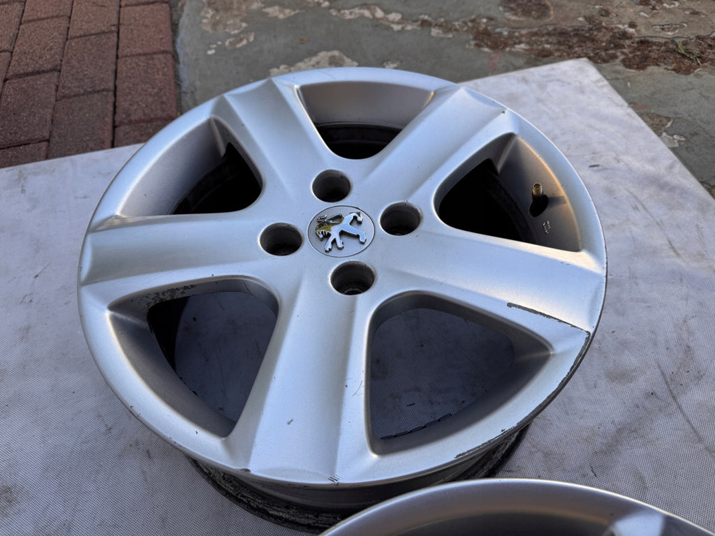 1x Alufelge 16 Zoll 6.5" 4x108 31ET Glanz Silber Peugeot Rim Wheel FEL3375321335nf