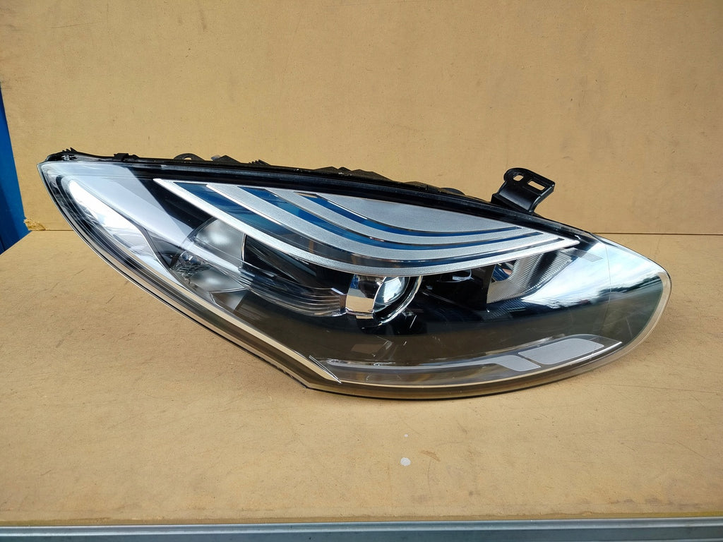 Frontscheinwerfer Renault Megane III 260100923R Rechts Scheinwerfer Headlight