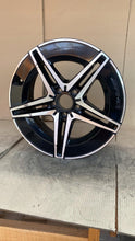 Laden Sie das Bild in den Galerie-Viewer, 1x Alufelge 18 Zoll 8.5" 5x112 52ET Glanz Schwarz A2064011800 Mercedes-Benz W206 FEL3698748949nb