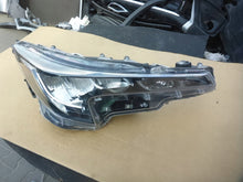 Laden Sie das Bild in den Galerie-Viewer, Frontscheinwerfer Toyota Corolla 81110-02S60 Rechts Scheinwerfer Headlight SCH4009030927ak