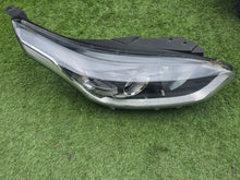 Laden Sie das Bild in den Galerie-Viewer, Frontscheinwerfer Kia Ceed 92102J7XXX 92102J7310 Rechts Scheinwerfer Headlight SCH7067325949sz