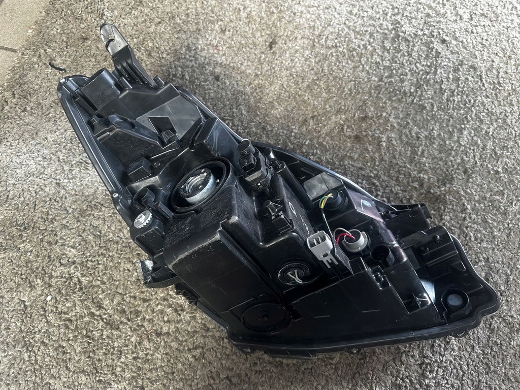 Frontscheinwerfer Toyota Yaris Links Scheinwerfer Headlight SCH1076606064bn