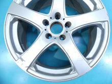 Load image into Gallery viewer, 1x Alufelge 18 Zoll 8.0" 5x114.3 35ET 1169992 87169090 Hyundai Santa I Fe FEL5031940930rz