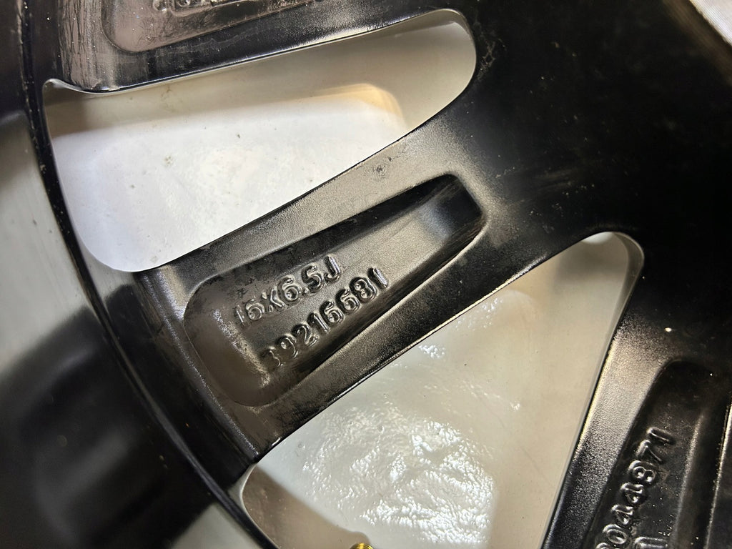 1x Alufelge 16 Zoll 6.5" 4x108 20ET Glanz Silber 672044871 Opel Crossland