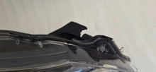 Laden Sie das Bild in den Galerie-Viewer, Frontscheinwerfer Toyota Yaris Rechts Scheinwerfer Headlight SCH3547868010cr