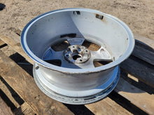 Load image into Gallery viewer, 1x Alufelge 17 Zoll 7.5&quot; 4x108 29ET 9684883880 Peugeot Rim Wheel