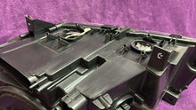 Laden Sie das Bild in den Galerie-Viewer, Frontscheinwerfer BMW F11 F10 7203252-18 Xenon Rechts Scheinwerfer Headlight SCH9396158522cr