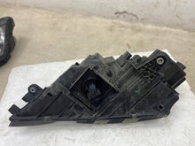Laden Sie das Bild in den Galerie-Viewer, Frontscheinwerfer Skoda Octavia III 5E1941016D LED Rechts Scheinwerfer Headlight SCH8083463471te