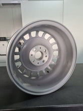 Laden Sie das Bild in den Galerie-Viewer, 1x Alufelge 14 Zoll 6.0&quot; 4x100 35ET 1125688 BMW E30 Rim Wheel