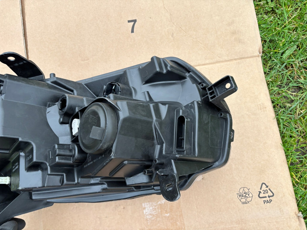 Frontscheinwerfer Dacia Sandero 260604218R Links Scheinwerfer Headlight SCH2136587015op