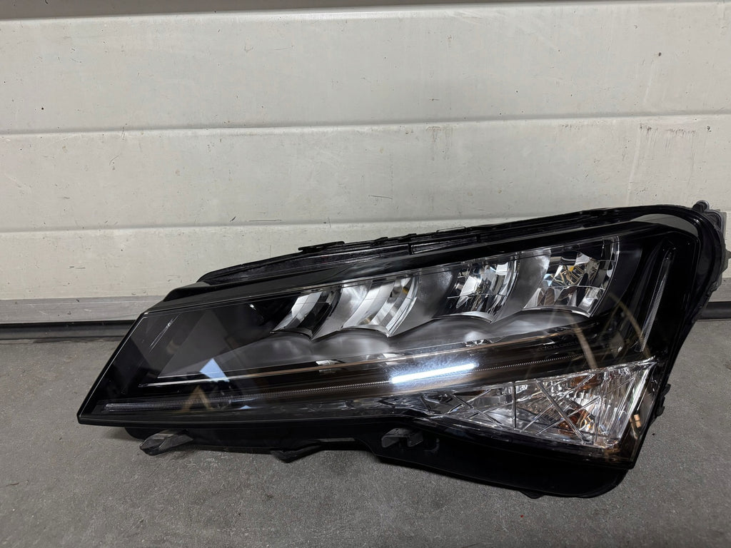 Frontscheinwerfer Skoda Superb III 3V1941015C Full LED Links Headlight