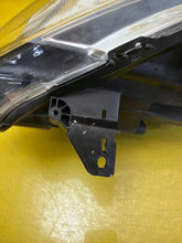 Laden Sie das Bild in den Galerie-Viewer, Frontscheinwerfer Renault Clio 260100653R Rechts Scheinwerfer Headlight SCH3510432762we