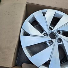 Load image into Gallery viewer, 1x Alufelge 17 Zoll 7.0" 5x112 46ET Glanz 5H0601025B VW Golf Viii Rim Wheel FEL9601089562gp