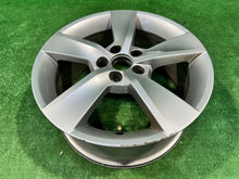 Laden Sie das Bild in den Galerie-Viewer, 1x Alufelge 16 Zoll 7.0&quot; 5x100 46ET 5JA601025AD Skoda Rapid Rim Wheel