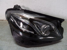 Laden Sie das Bild in den Galerie-Viewer, Frontscheinwerfer Mercedes-Benz W213 A2139067606 Rechts Scheinwerfer Headlight SCH6024573644ay