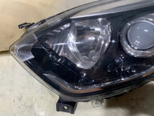 Laden Sie das Bild in den Galerie-Viewer, Frontscheinwerfer Renault Captur 260600698R 030128121100 Links Headlight SCH9729309231qa