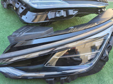 Laden Sie das Bild in den Galerie-Viewer, Frontscheinwerfer Kia Ev6 210824A5170126 Full LED Ein Stück (Rechts oder Links)