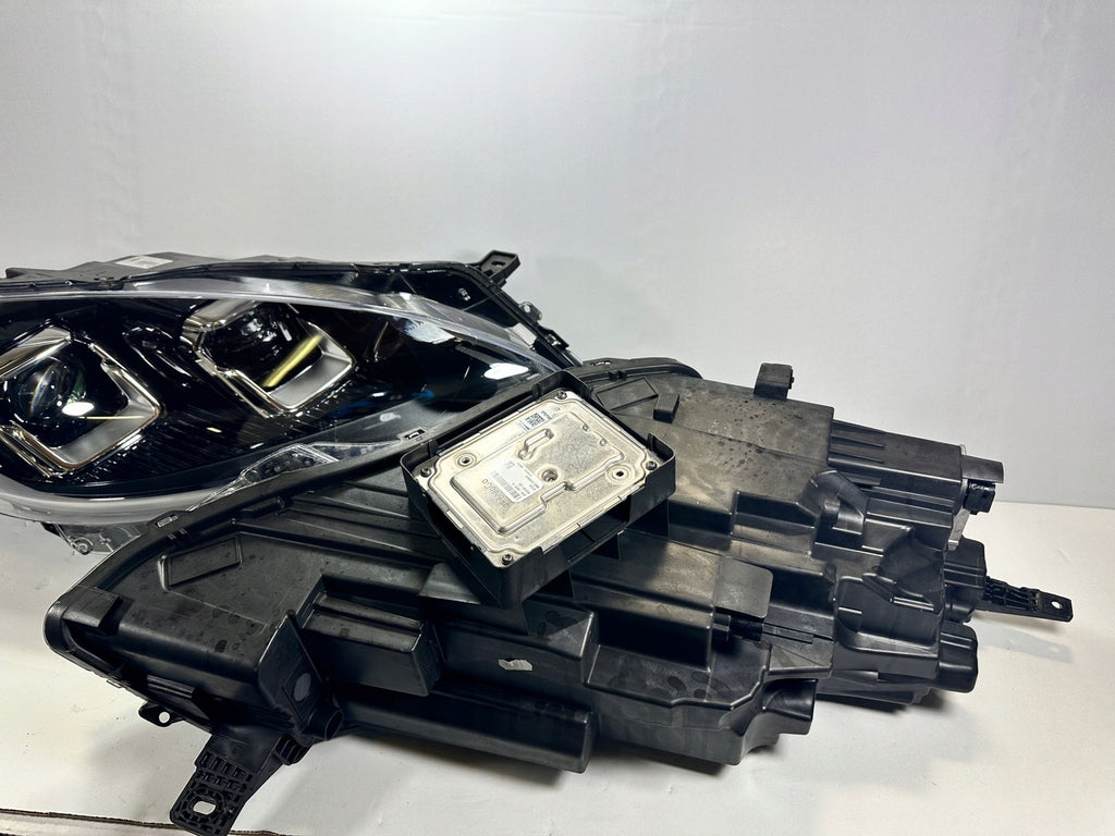 Frontscheinwerfer Ford Kuga LV4B-13E017-AR LV4B-13E016-AR Rechts oder Links SCH8963411679lv