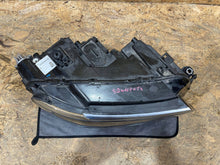Laden Sie das Bild in den Galerie-Viewer, Frontscheinwerfer VW Tiguan Allspace 5NN941082C S2410P074 Full LED Rechts