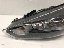 Laden Sie das Bild in den Galerie-Viewer, Frontscheinwerfer Ford Focus F1EB13W030PD Links Scheinwerfer Headlight SCH3952303208as