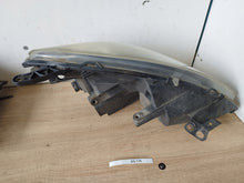 Laden Sie das Bild in den Galerie-Viewer, Frontscheinwerfer Opel Zafira B 13252472LH Links Scheinwerfer Headlight