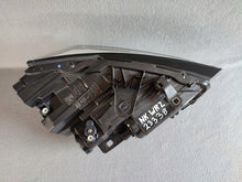 Laden Sie das Bild in den Galerie-Viewer, Frontscheinwerfer Audi Q2 81A941035A LED Links Scheinwerfer Headlight SCH3926825976kh