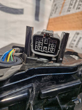 Load image into Gallery viewer, Frontscheinwerfer Mazda 3 Bp Rechts Scheinwerfer Headlight SCH8193310093ev