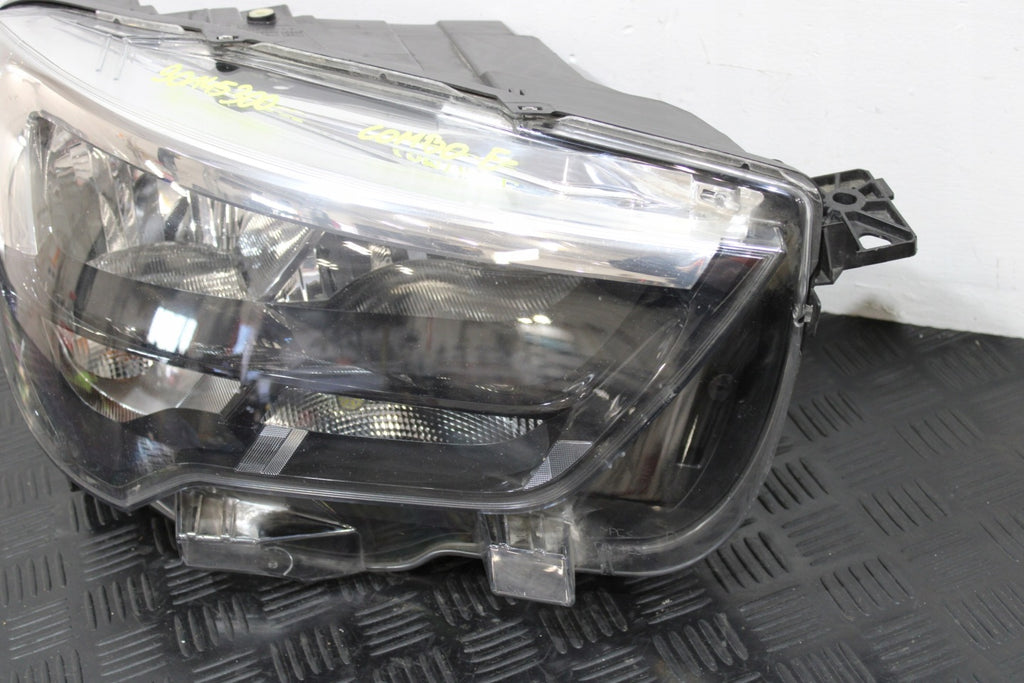Frontscheinwerfer Opel E Combo 9816825480 Rechts Scheinwerfer Headlight SCH8406506980ih