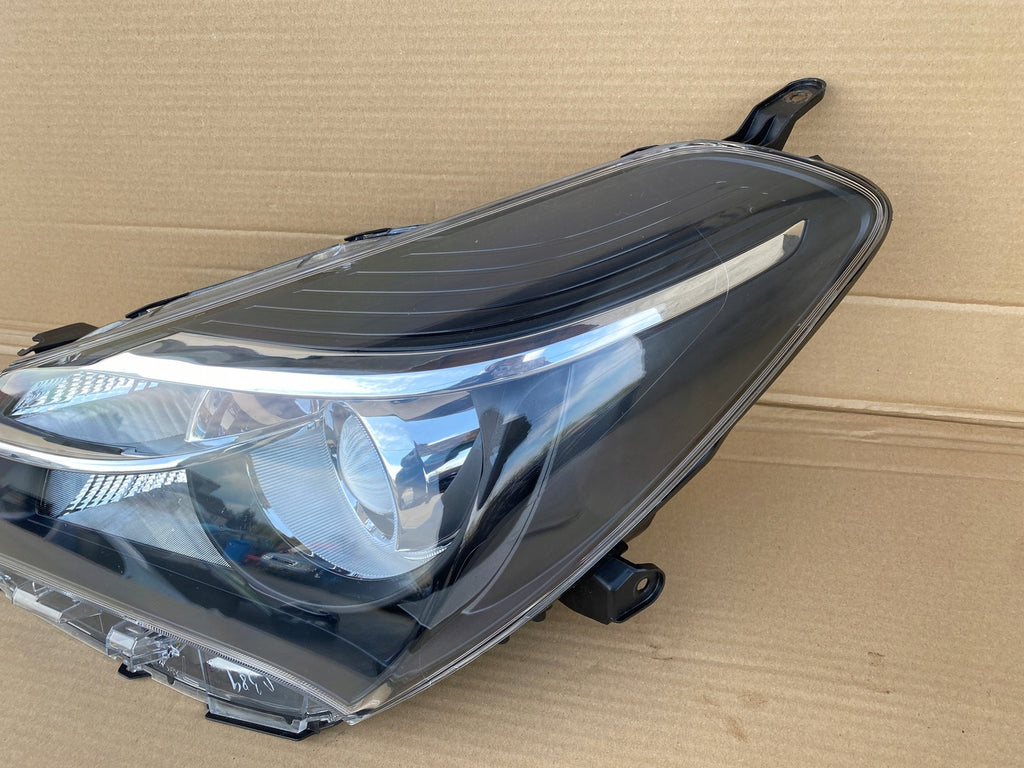 Frontscheinwerfer Toyota Yaris LED Links Scheinwerfer Headlight