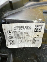 Laden Sie das Bild in den Galerie-Viewer, Frontscheinwerfer Mercedes-Benz W213 A2139068808 LED Rechts Headlight SCH6550938051zd