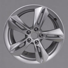 Load image into Gallery viewer, 1x Alufelge 18 Zoll 7.0&quot; 5x112 43ET Silber 8U0601025AG Audi Q3 Rim Wheel