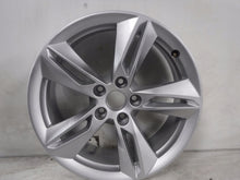 Load image into Gallery viewer, 1x Alufelge 18 Zoll 7.0&quot; 5x112 43ET Silber 8U0601025AG Audi Q3 Rim Wheel