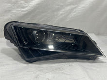 Laden Sie das Bild in den Galerie-Viewer, Frontscheinwerfer Skoda Superb III 3V1941016B Xenon Rechts Headlight