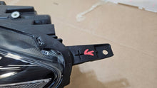 Laden Sie das Bild in den Galerie-Viewer, Frontscheinwerfer Ford Kuga I LV4B13E017AP L90187837 Links Headlight SCH2331614197pb