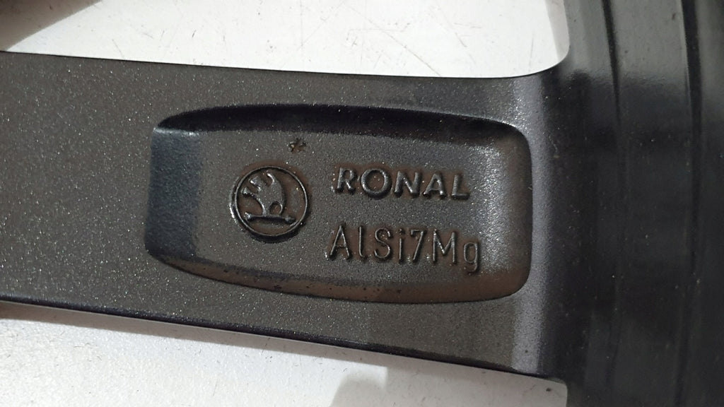 1x Alufelge 17 Zoll 7.0" 5x100 46ET 5JJ601025 Skoda Rapid Rim Wheel