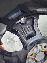 Laden Sie das Bild in den Galerie-Viewer, 1x Alufelge 17 Zoll 6.5&quot; 5x114.3 403006311R Dacia Rim Wheel