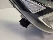 Laden Sie das Bild in den Galerie-Viewer, Frontscheinwerfer Toyota 89908-42020 Rechts Scheinwerfer Headlight