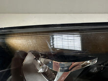 Laden Sie das Bild in den Galerie-Viewer, Frontscheinwerfer VW Touareg 7P1941031 Xenon Links Scheinwerfer Headlight