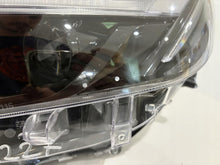 Laden Sie das Bild in den Galerie-Viewer, Frontscheinwerfer Toyota V LED Links Scheinwerfer Headlight SCH8683571983np