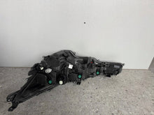 Laden Sie das Bild in den Galerie-Viewer, Frontscheinwerfer Toyota Corolla 81110-02S60 LED Rechts Scheinwerfer Headlight SCH9607123948xx