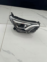 Load image into Gallery viewer, Frontscheinwerfer Toyota Rav 4 W3049 Rechts Scheinwerfer Headlight SCH2934287599kp