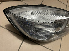 Laden Sie das Bild in den Galerie-Viewer, Frontscheinwerfer Skoda Fabia II Rechts Scheinwerfer Headlight