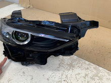 Laden Sie das Bild in den Galerie-Viewer, Frontscheinwerfer Mazda IV BCJH-51030 Rechts Scheinwerfer Headlight