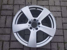 Laden Sie das Bild in den Galerie-Viewer, 1x Alufelge 18 Zoll 8.0&quot; 5x112 45ET Glanz A2074010502 Mercedes-Benz Rim Wheel