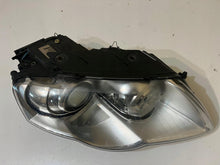 Laden Sie das Bild in den Galerie-Viewer, Frontscheinwerfer VW Passat Xenon Rechts Scheinwerfer Headlight SCH5767072963fv
