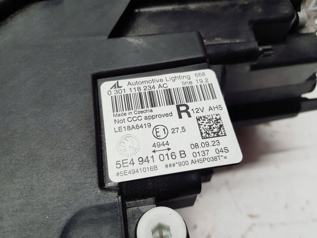 Frontscheinwerfer Skoda Octavia IV 5E4941016B LED Rechts Scheinwerfer Headlight SCH2315804067cl