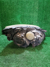 Laden Sie das Bild in den Galerie-Viewer, Frontscheinwerfer Mercedes-Benz W245 I 0301220201 Links Scheinwerfer Headlight SCH7296157307on